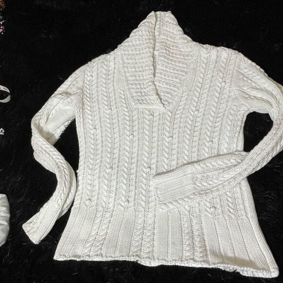 Leo and Nicole White Knit Sweater - Picture 3 of 9